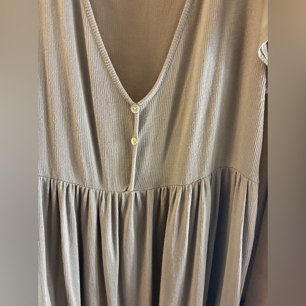 Gray Ruffle Sleeve Dress - Picture 3 of 4